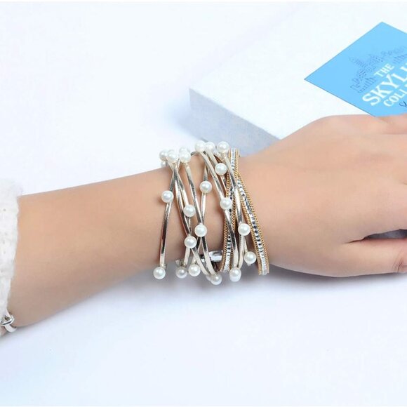 Handmade Leather Wrap Bracelet with Imitation Pearls - Elegant Gift for Women - Picture 5 of 8